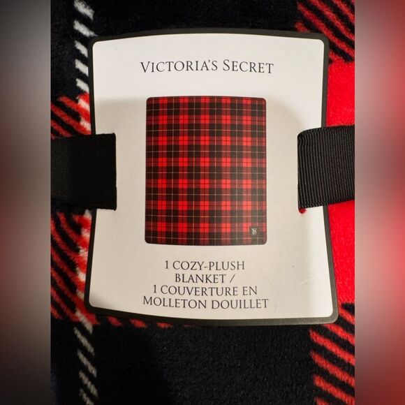 PINK black tote and Victoria’s Secret red and black checked blanket. NWT! - Picture 7 of 7